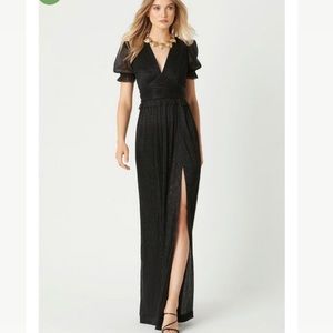 NWT REBECCA VALLANCE LUNA GOWN SIZE 2 SHORTSLEEVED LUXURIOUS METALLIC DRESS